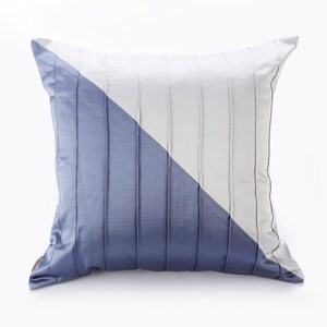 【Finara 費納拉】凱文貝克-魅力灰藍-設計師款抱枕
