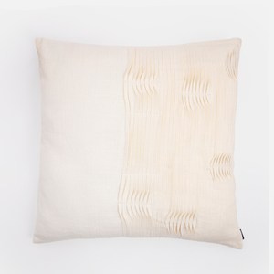 查莉壓線百摺抱枕60x60cm 奶油白