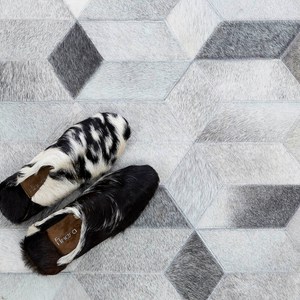 【Finara】亞伯拉罕-巴西天然牛皮短毛臥室床邊地毯(150×90)